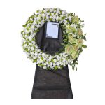 تاج گل داودی سفید و آنتریوم سبز