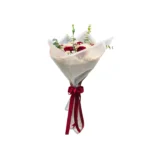 دسته گل رز قرمز لوکس با روبان قرمز - Image 2