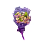 دسته گل رز کرمی و کرزنتیا صورتی